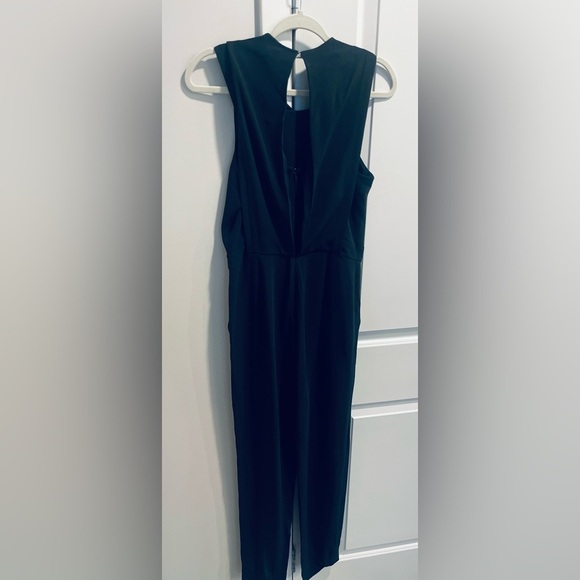 NWOT! Theory Remaline Structured Sleeveless Admiral Crepe Jumpsuit, Size 2 🖤✔️ - Picture 5 of 8